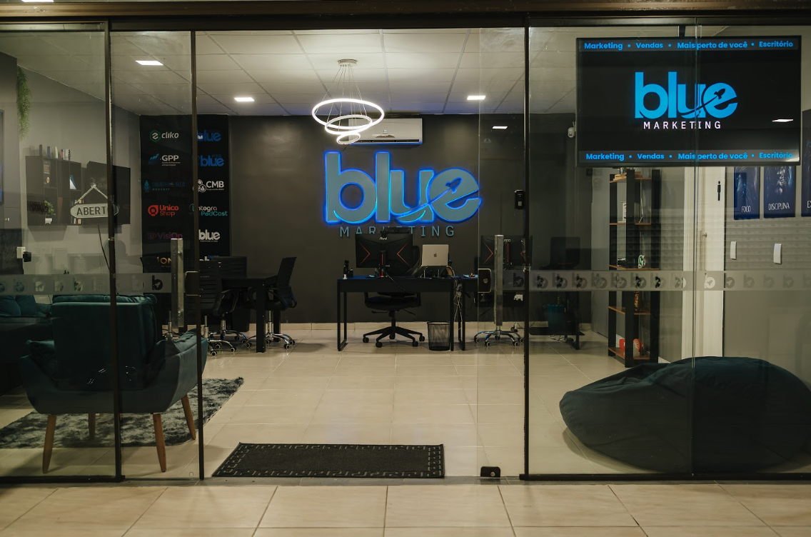 Entrada do escritório Blue Marketing